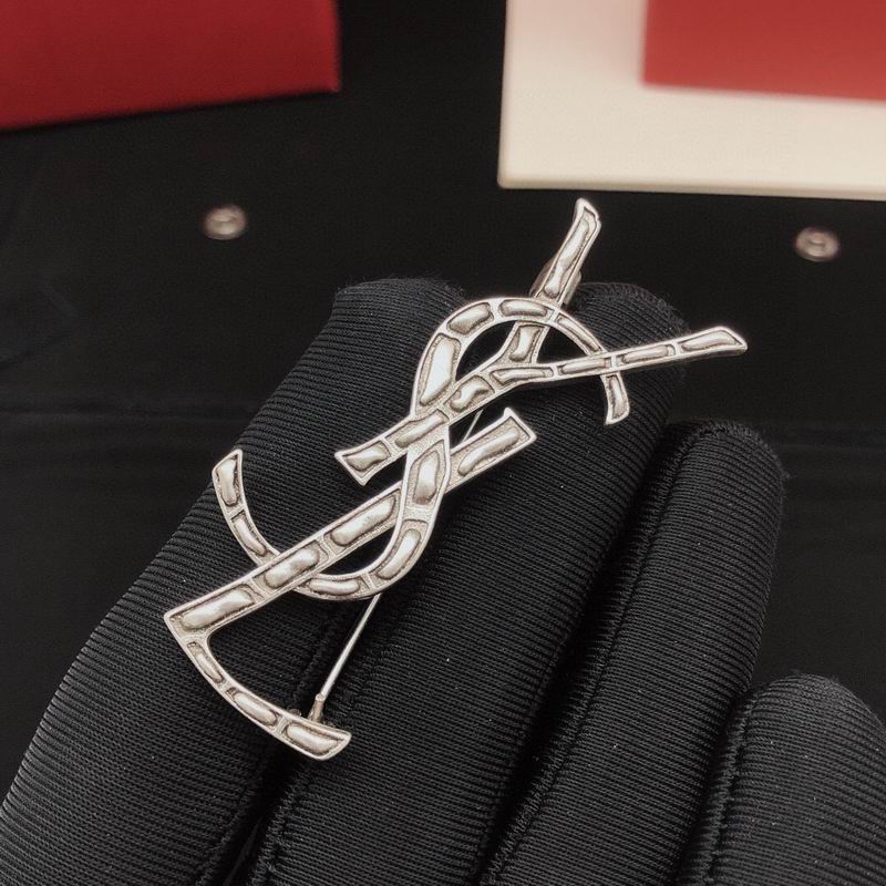 YSL Brooch 11yxx05